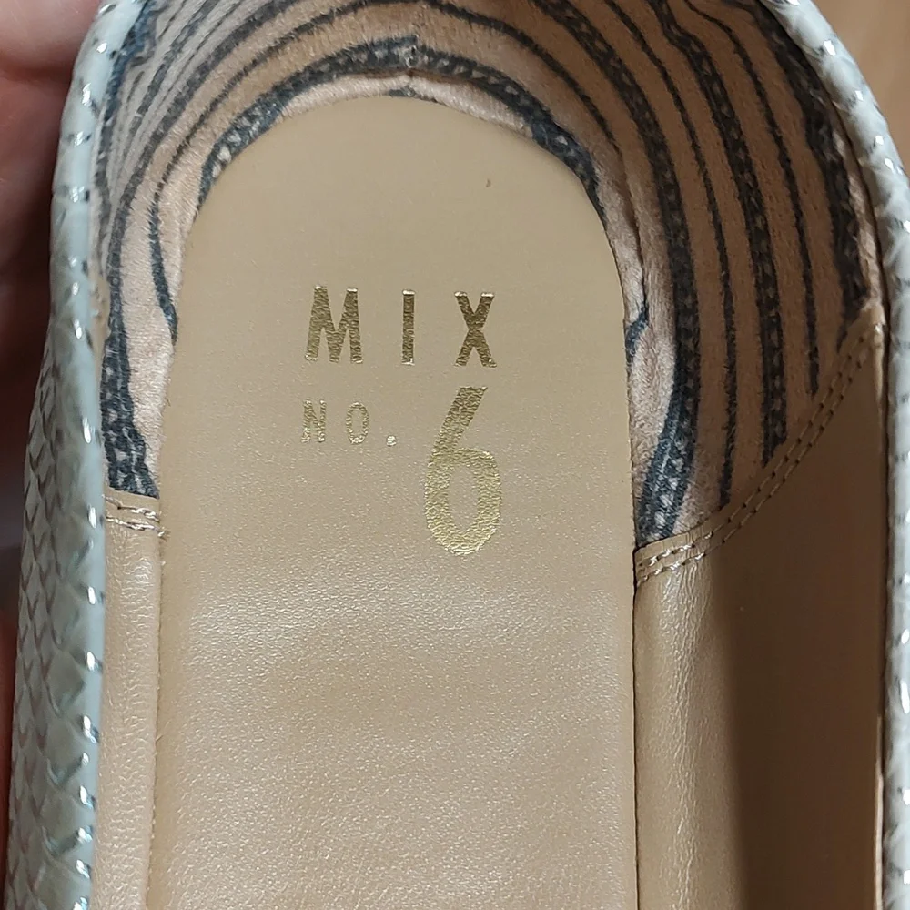 Pretty Mix No. 6 Danzey Ballet Flats Cream & Silver Shimmery Snakeskin Size 9.5